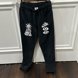 Nike “Have a Nike Day” Big Kids Fleece Pants Size L